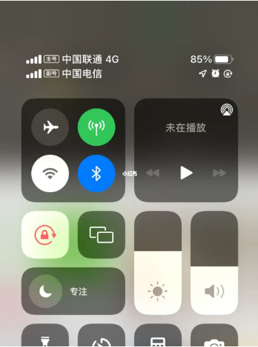 平山苹果手机维修分享iPhone双卡信号解决办法 